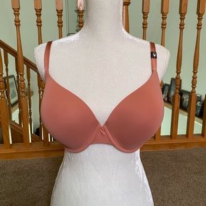 SET OF 2 Victoria’s Secret Bras